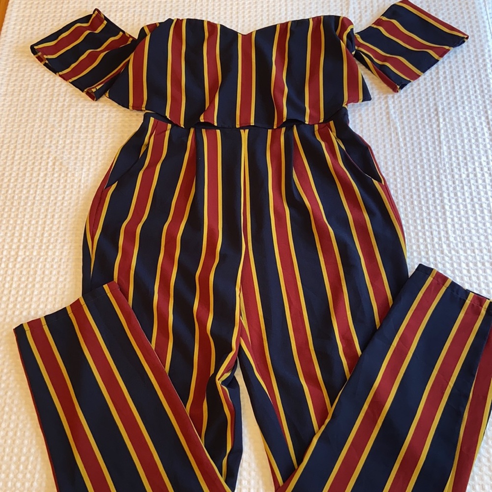 LULUMARI Off-Shoulder Sleeveless Striped Jumpsuit Jumper Size M Navy Red Gold